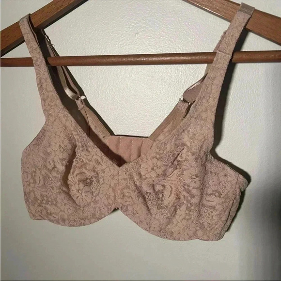 Wacoal Halo Lace Full Figure Underwire Bra  34C - Picture 4 of 6